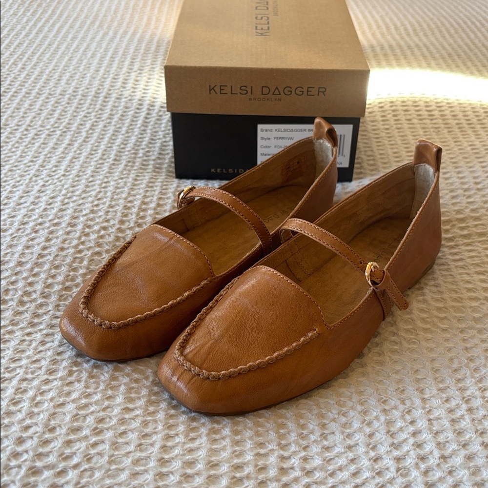Kelsi Dagger Ferry Ballet Shoes - Picture 3 of 10